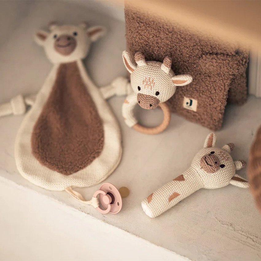 Hochet girafe en tricot