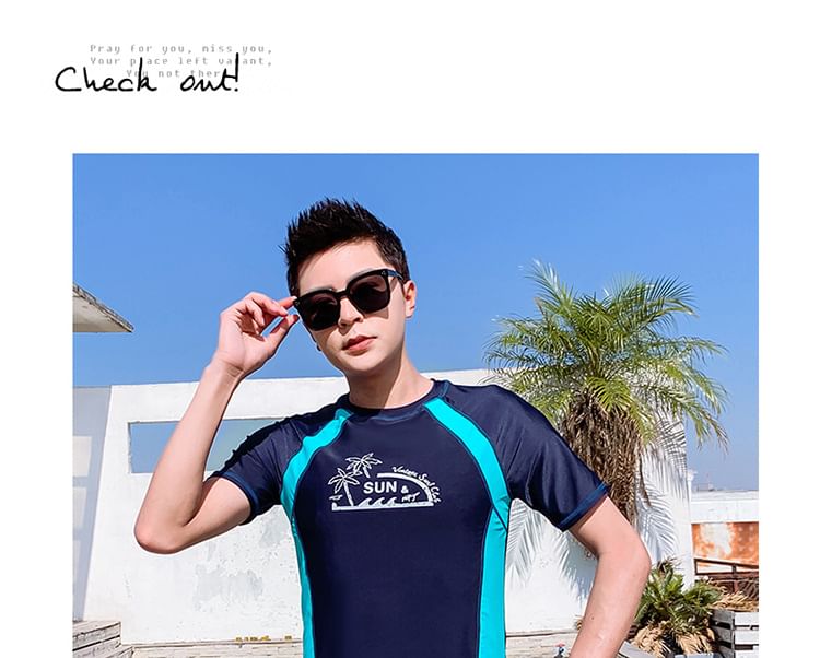 Salanghae - Set: Korte mouwen ronde hals print raglan rashguard + zwemshorts