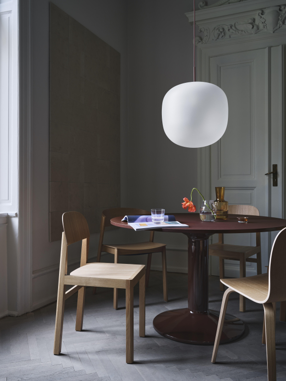 Muuto Midst eettafel 120 donker geolied eiken