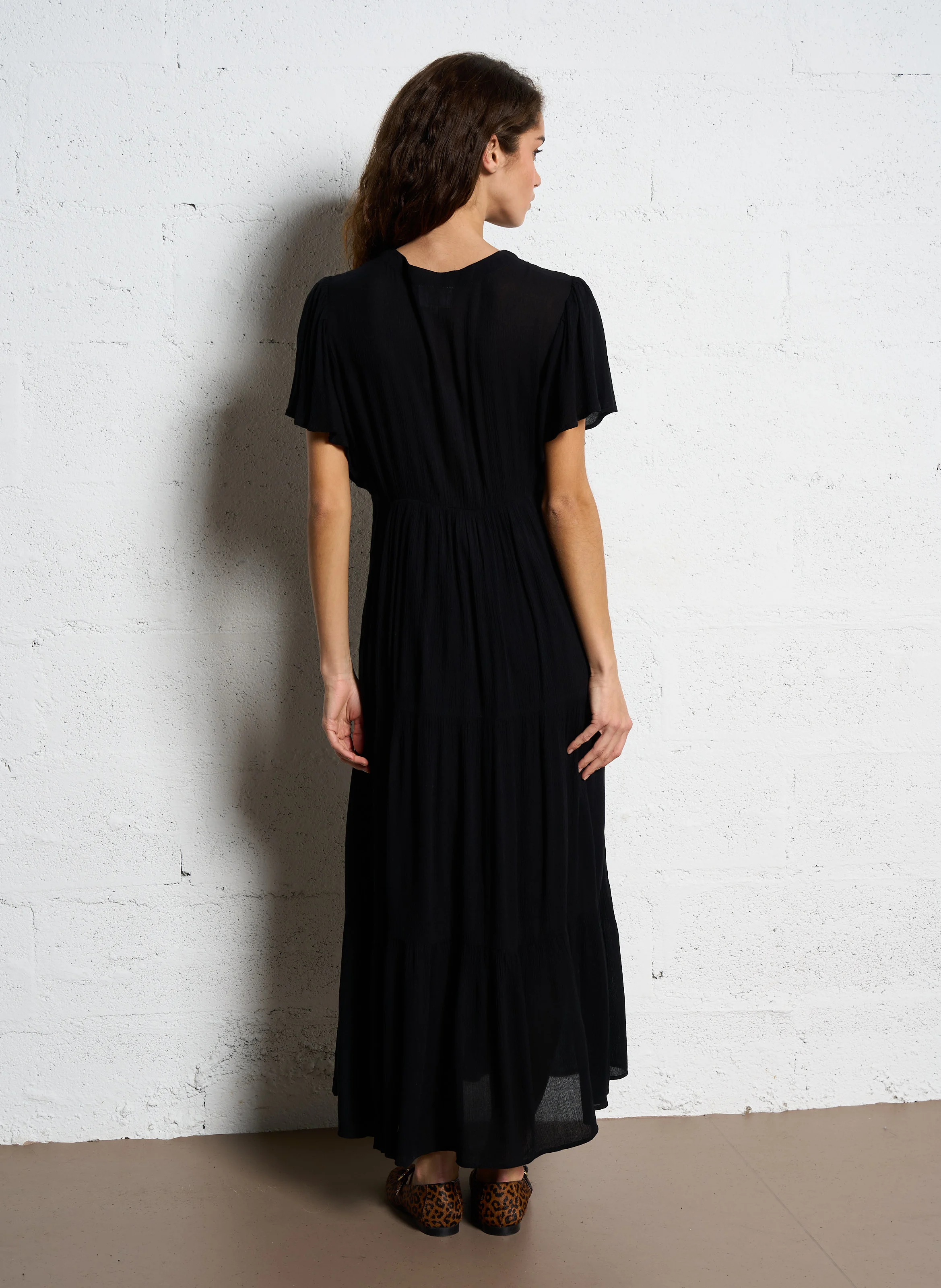 CAMILLE - Robe longue col V brodée| Noir