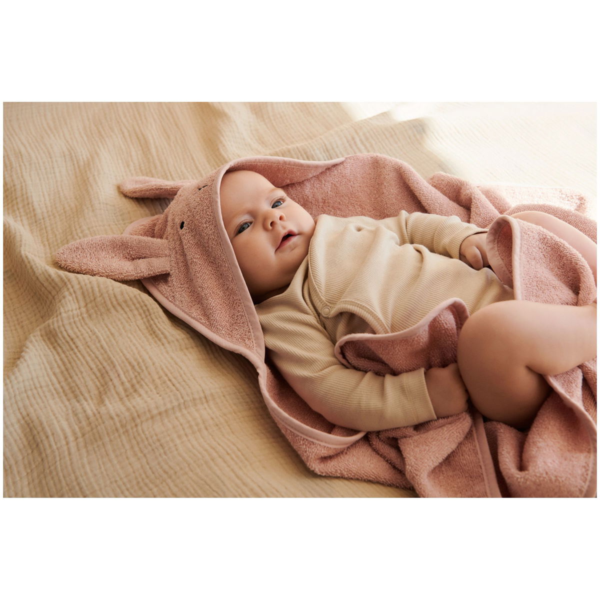 LIEWOODLIEWOOD   Albert Babyhandtuch mit Kapuze Panda creme de la creme