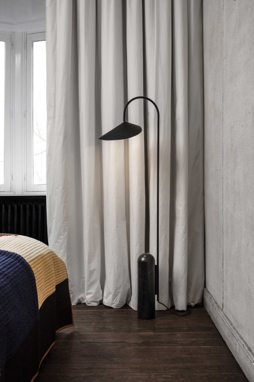 Ferm Living Arum vloerlamp zwart