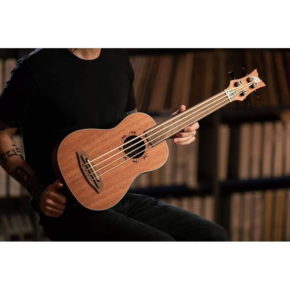Ortega LIZZY-BSFL-GB Lizard Series Short Scale Uke Bass Natural fretloze E/A bas ukelele met gigbag