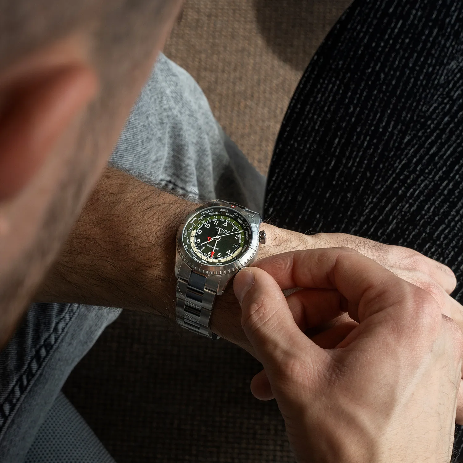 Alpina Startimer Pilot Worldtimer AL-255GR4S26B