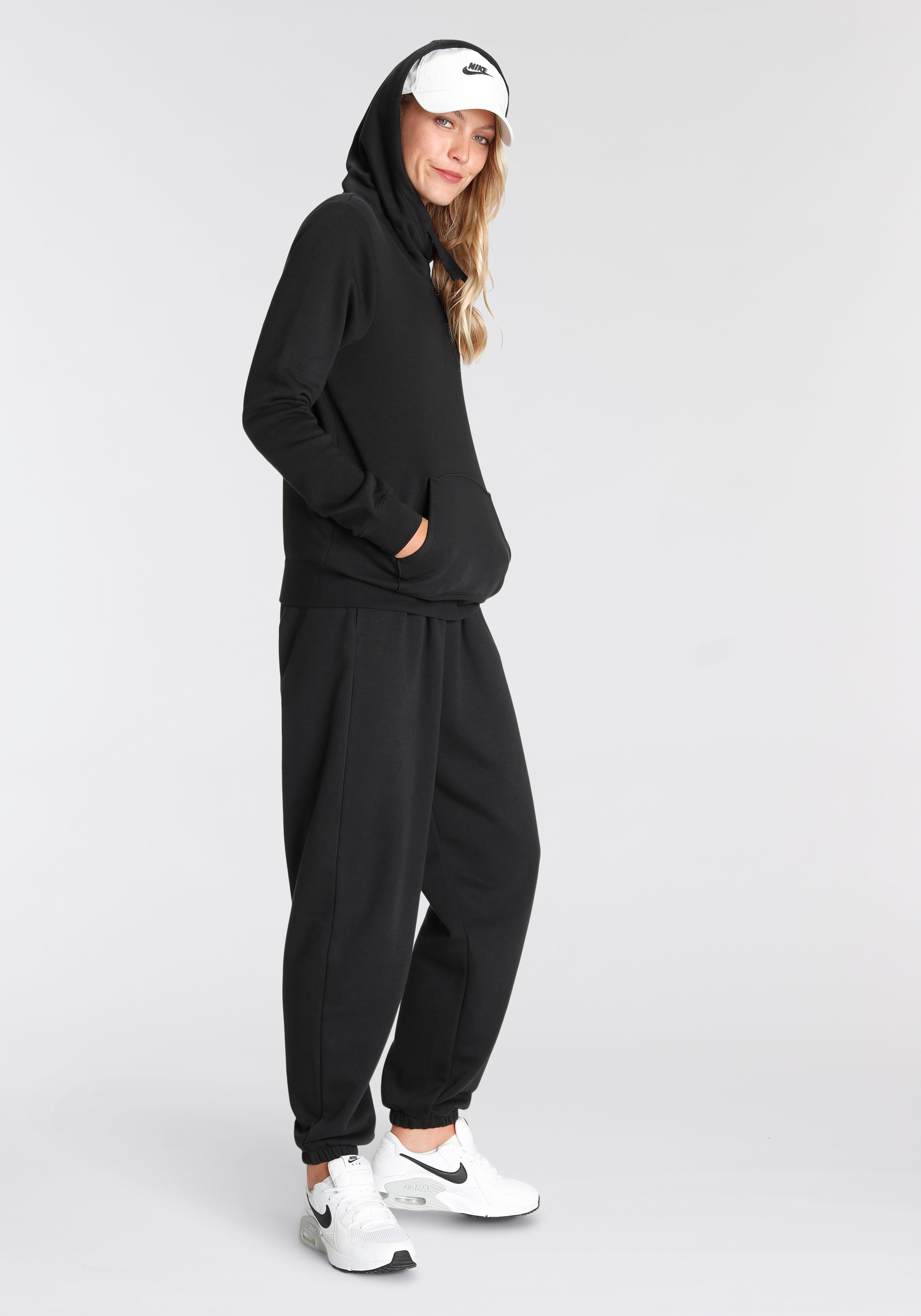 Nike Sportswear Kapuzensweatshirt »CLUB FLEECE WOMENS FUNNEL HOODIE«, Damen Kapuzenpullover aus weichem Fleece Material