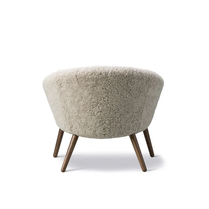Fredericia - Ditzel Lounge Sessel, Walnuss / Schafsfell