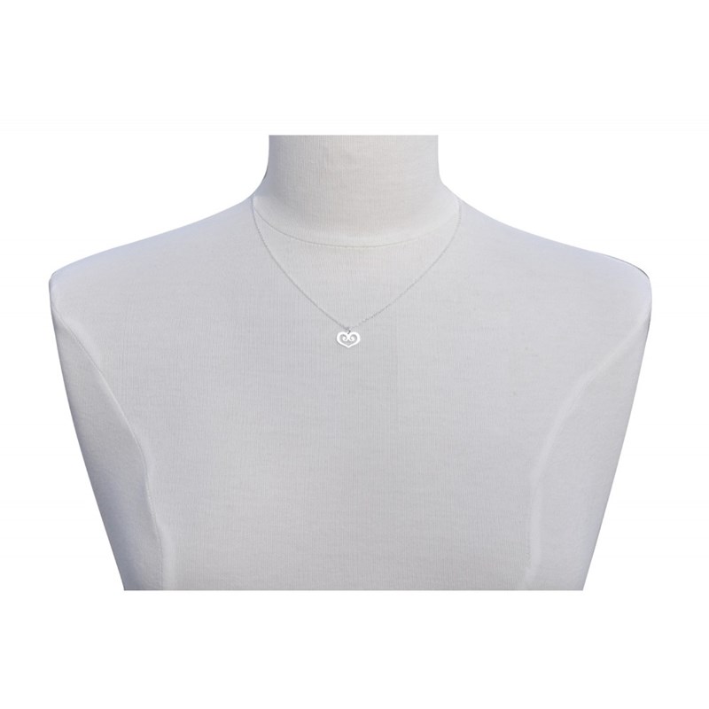 Collier Argent et son Pendentif Coeur Ajouré