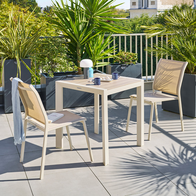 Ensemble table de jardin ÉVASION + 2 chaises empilables ESSENTIA Lin & Argile