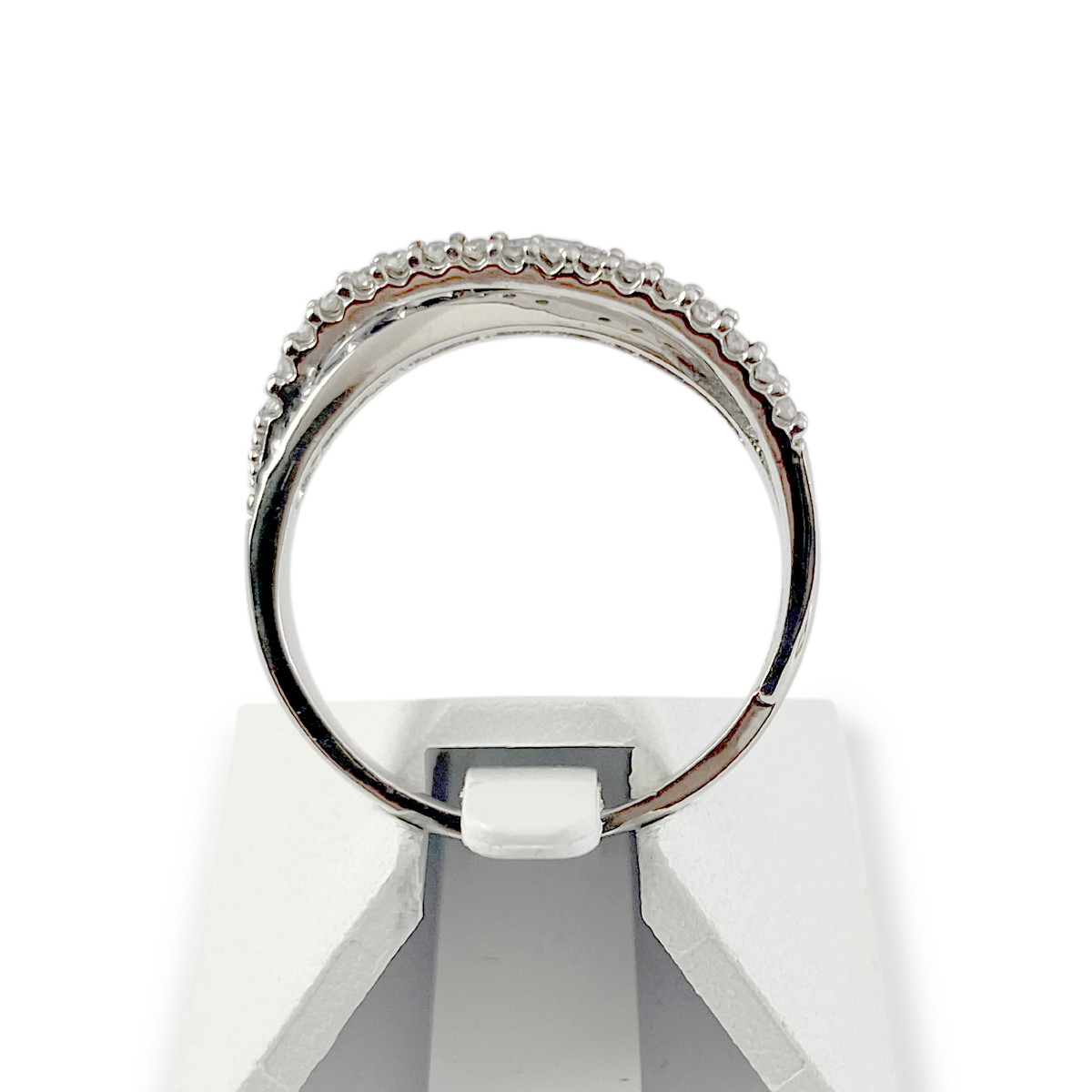 Bague d'occasion or 750 blanc anneaux entrelacés saphirs et diamants