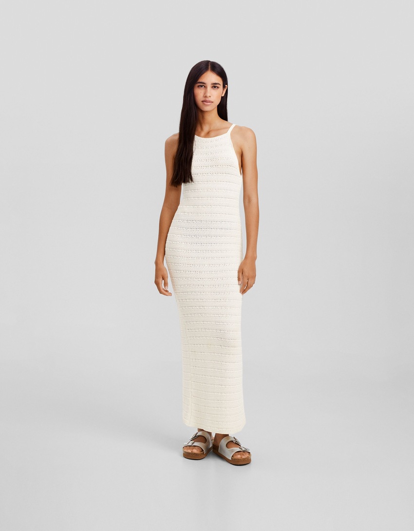 Vestido midi de tricô com decote halter