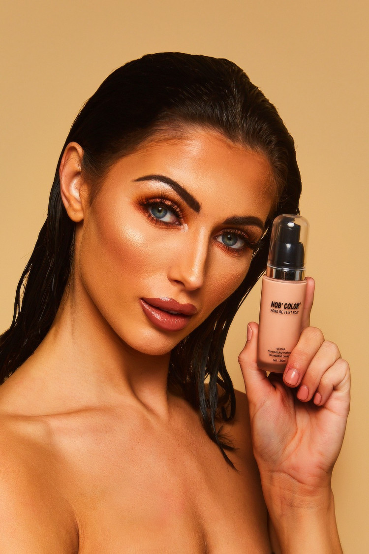 Fond de teint beige naturel