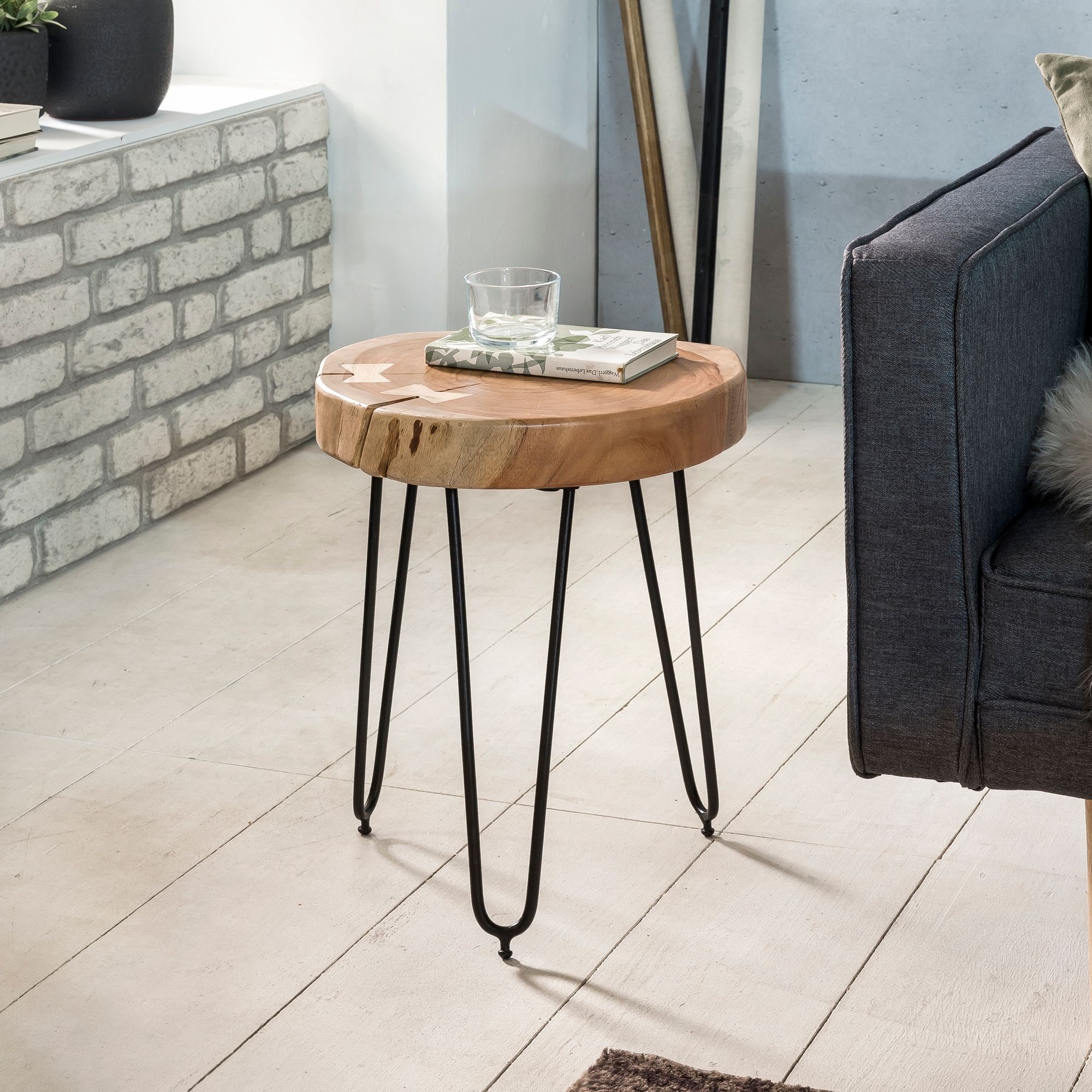 KADIMA DESIGN Beistelltisch BALU, Akazienholz, Landhausstil, schwarze Metallbeine