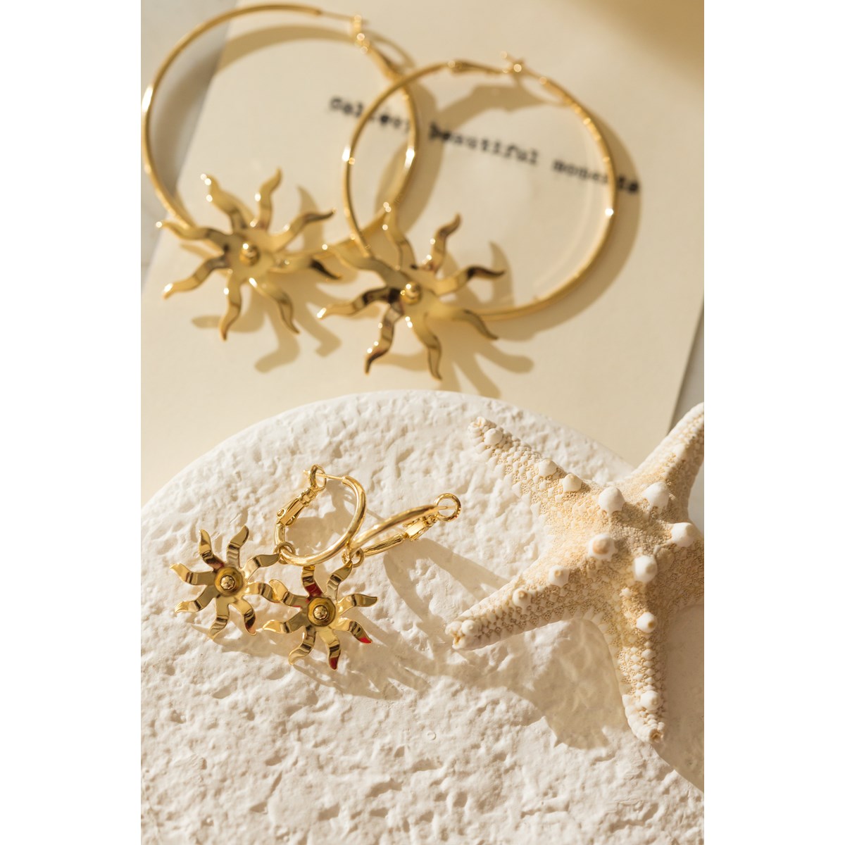 mini boucles d'oreilles créoles soleil doré à l'or fin - ÉOS