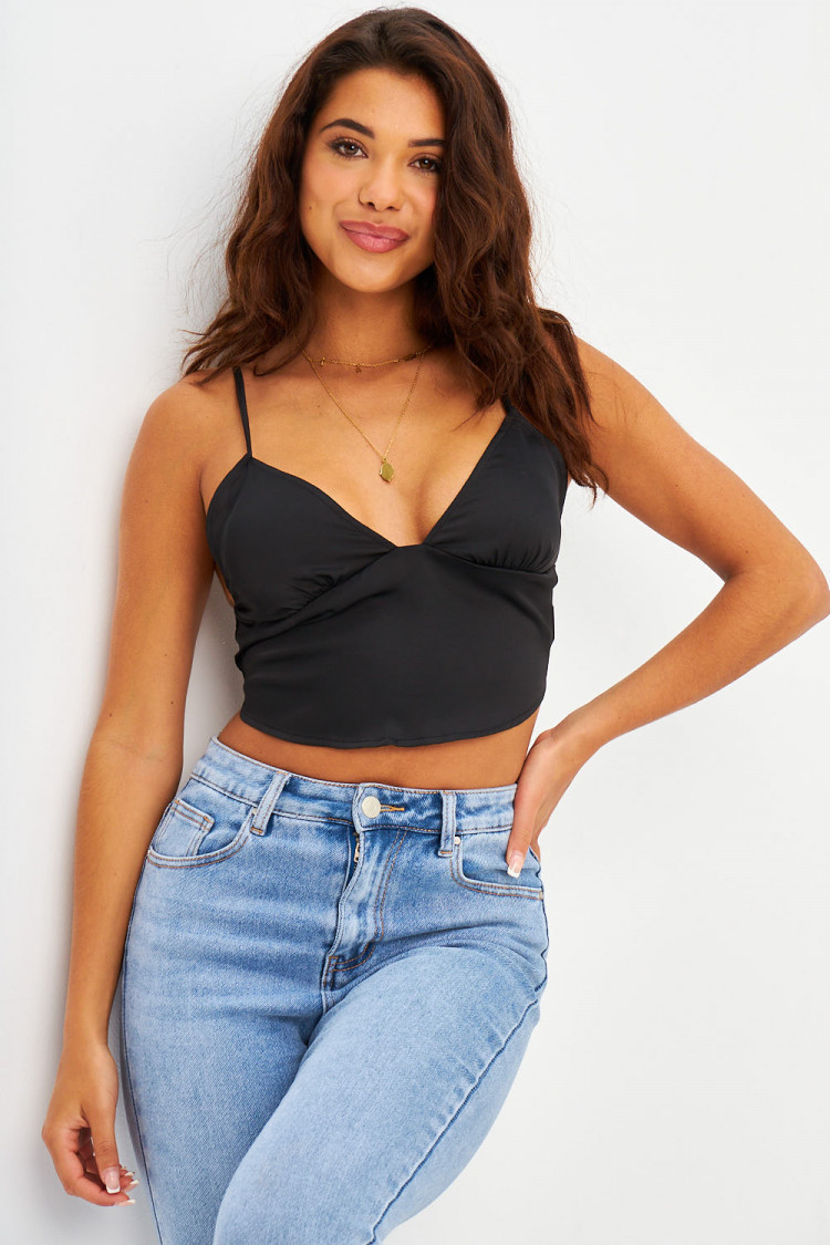 Crop top noir satiné forme triangle