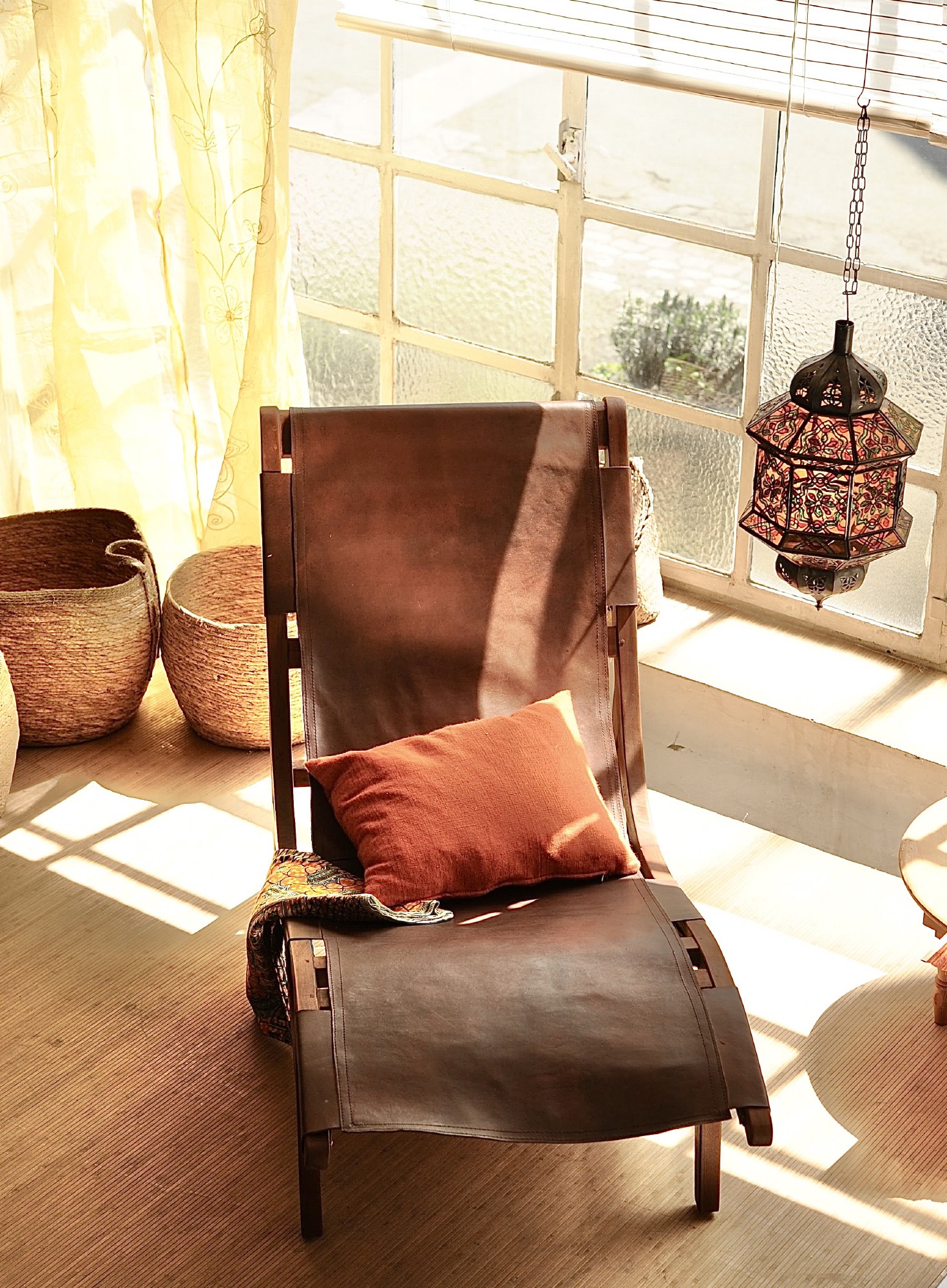 Lounge Liege 'Quency', Teak und Leder, B 61 cm, H 80 cm, L 137 cm von fischer's lagerhaus