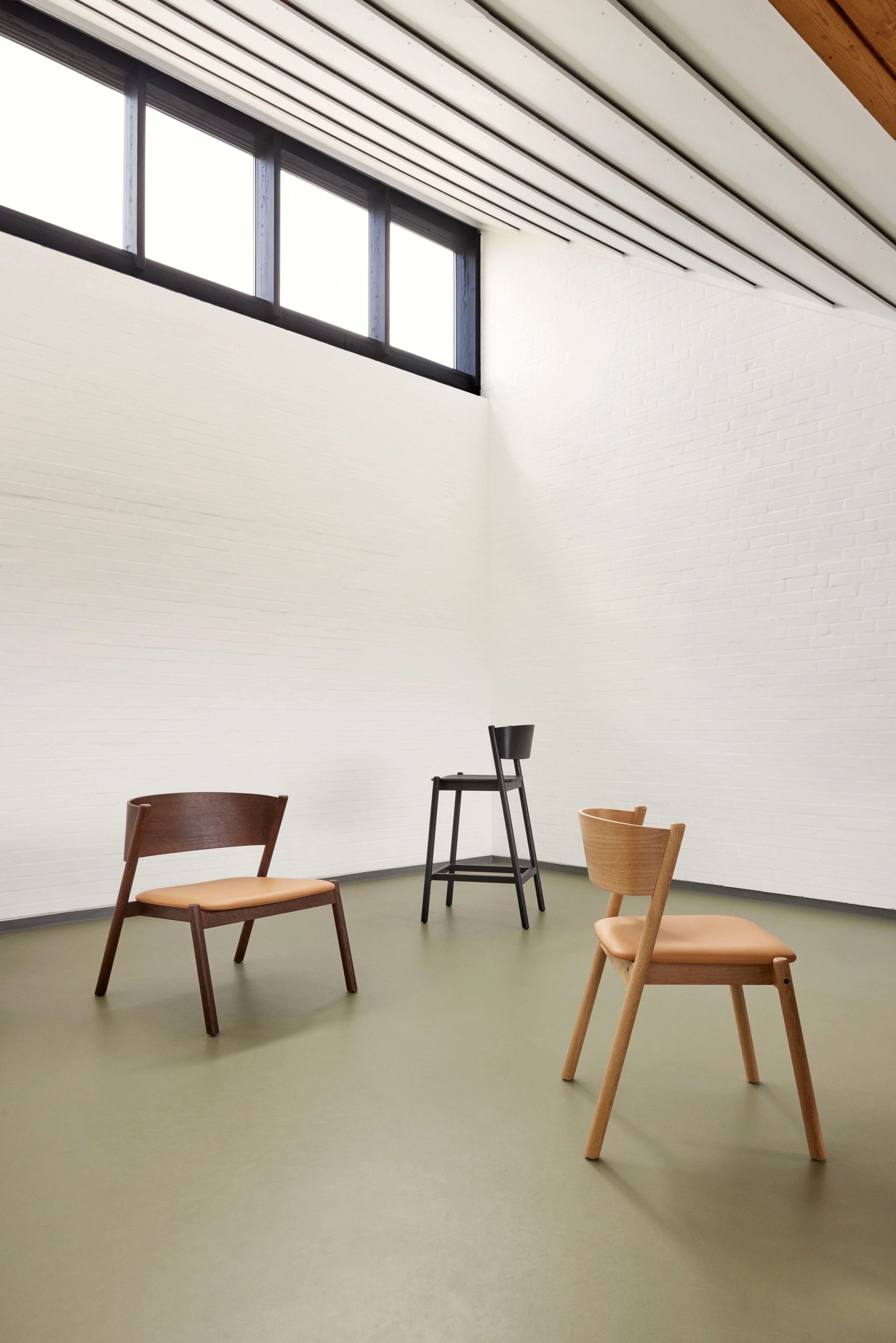 Hübsch  Oblique loungestol - brun