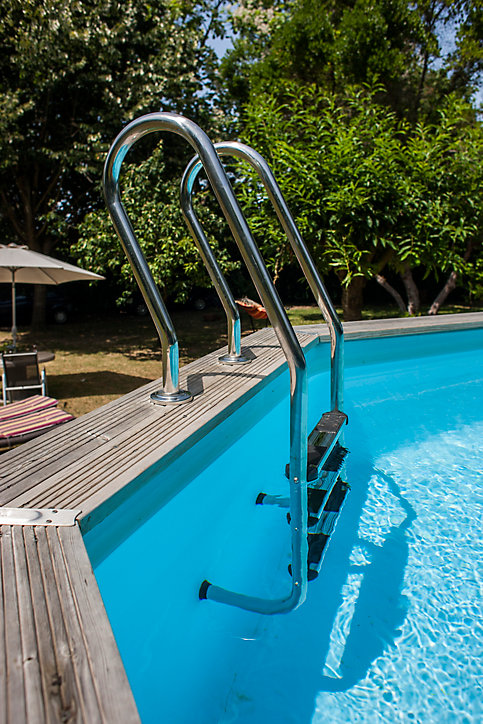 Echelle en inox 3 marches pour piscine bois