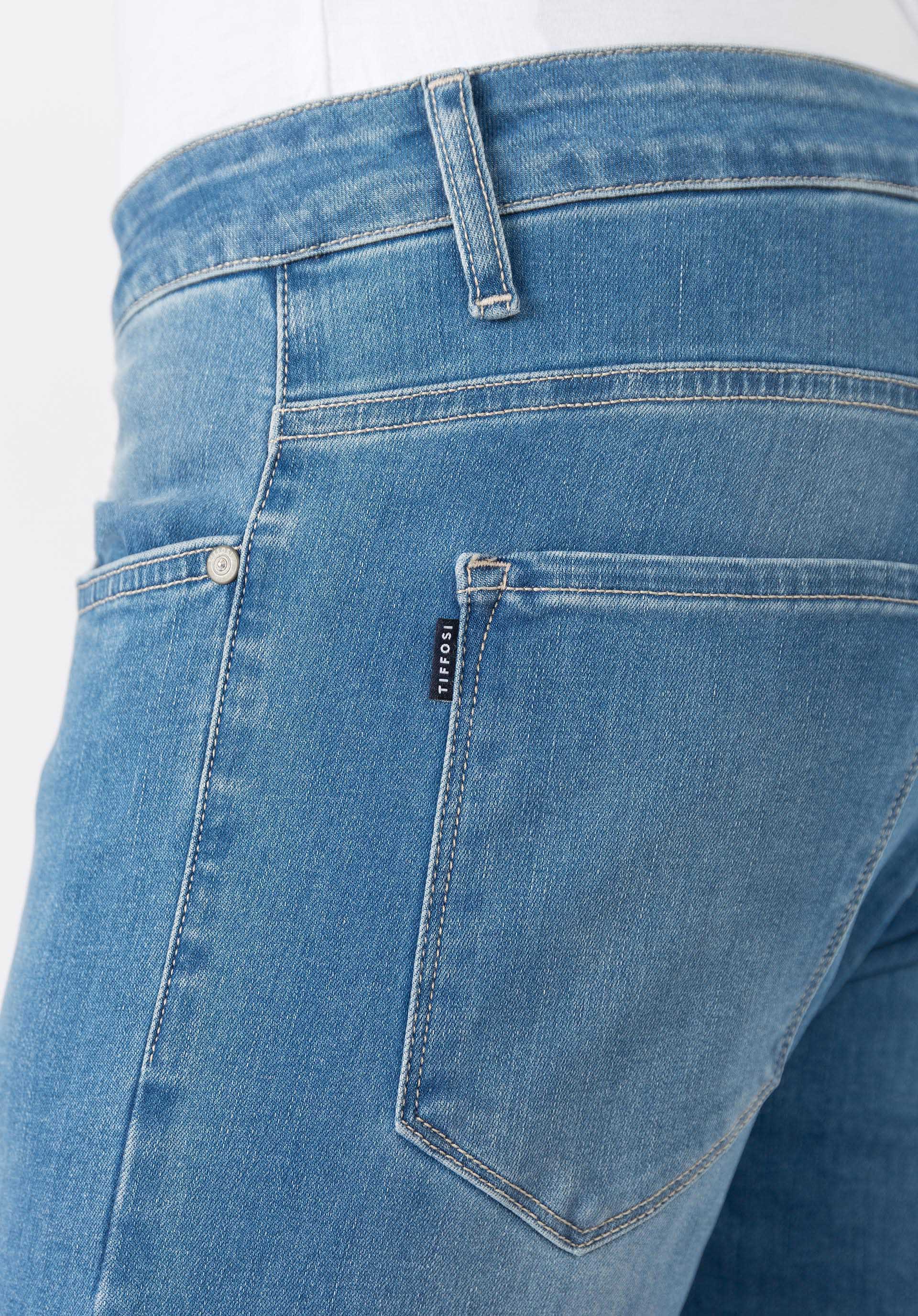Jeans One