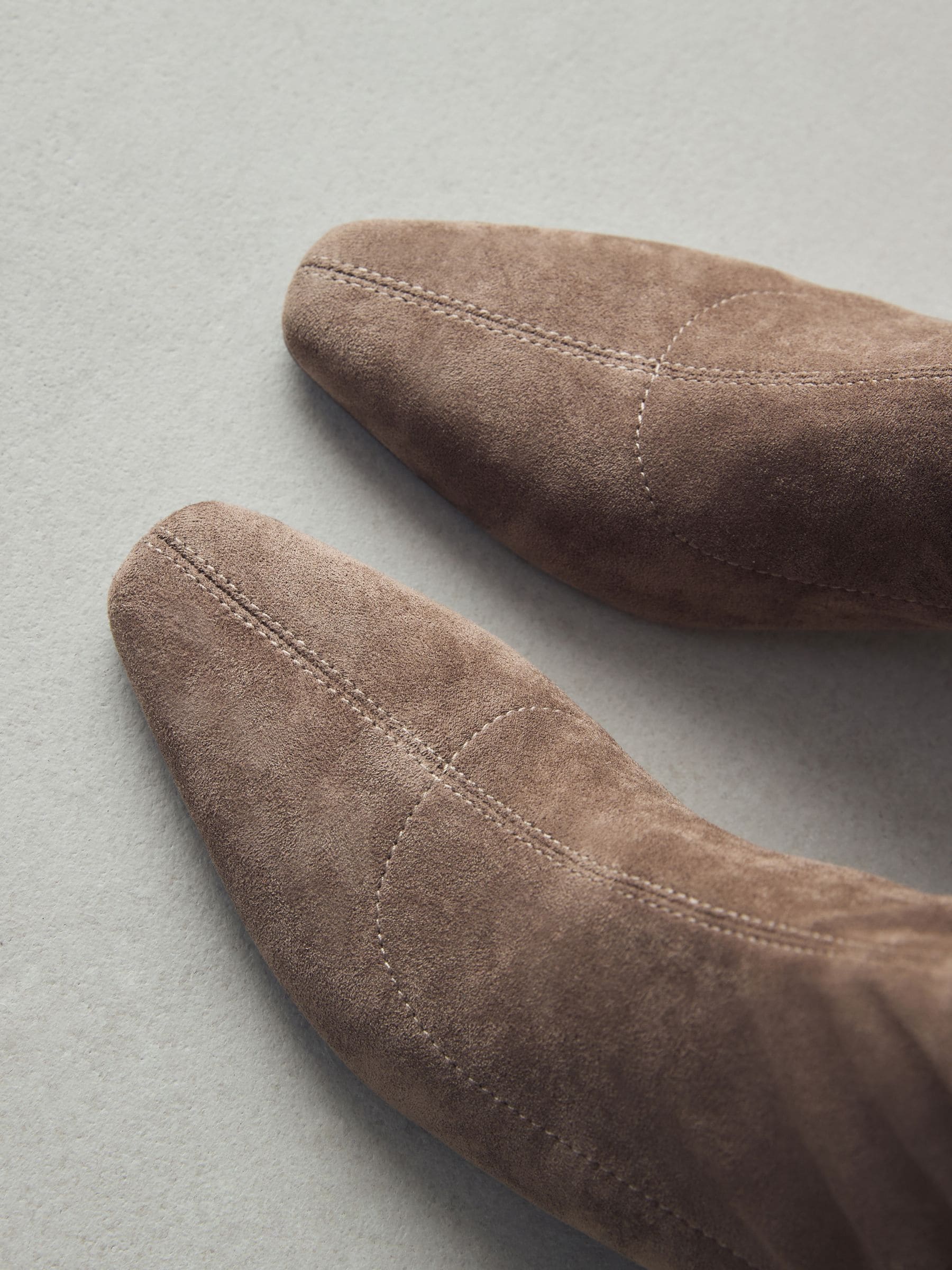 Neutraal taupe - Chisel Toe Block Heel Sock Boots
