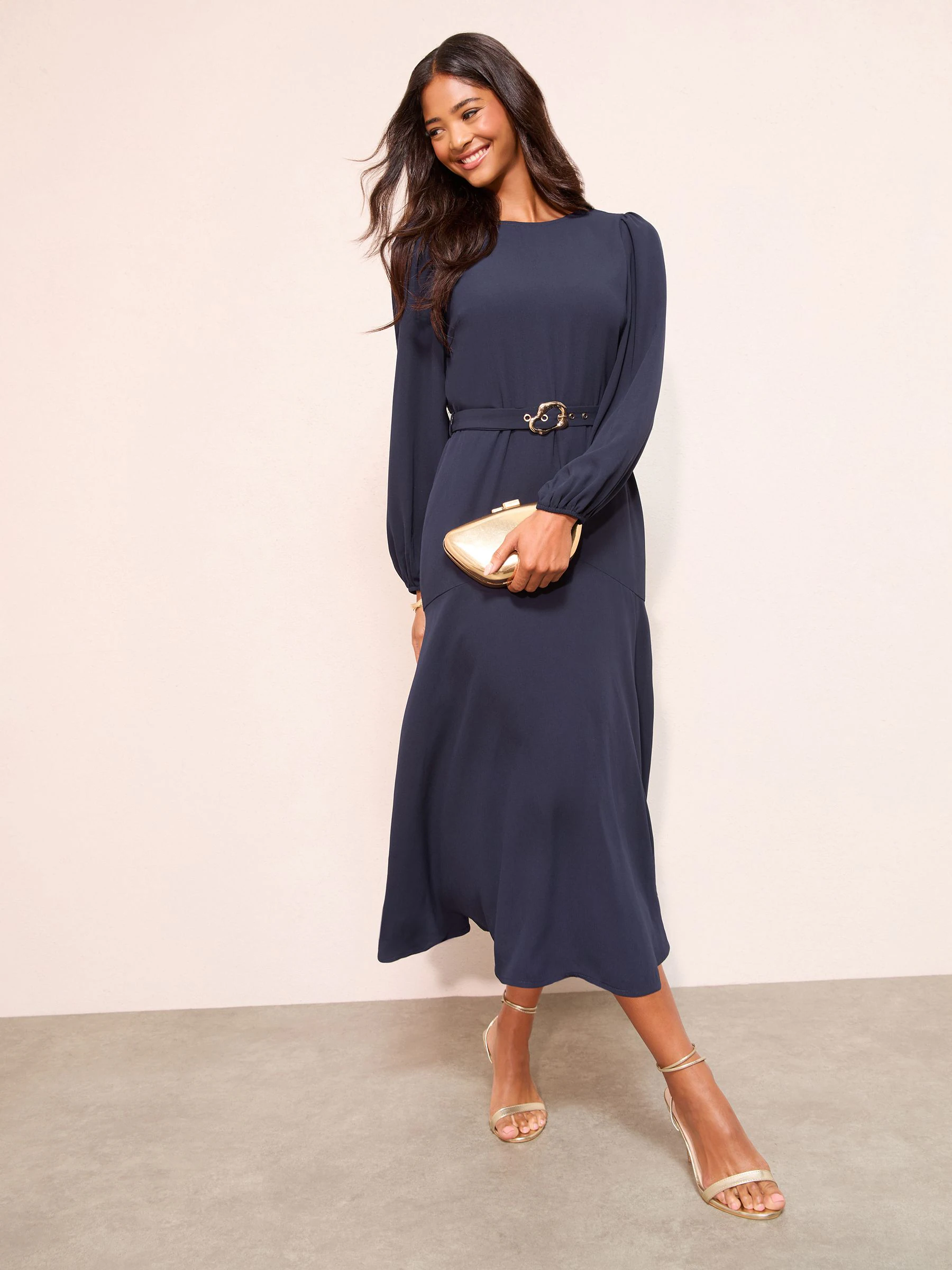 Marineblauw - Friends Like These Long Twist Sleeve Scoop Neck Belted Midi Dress