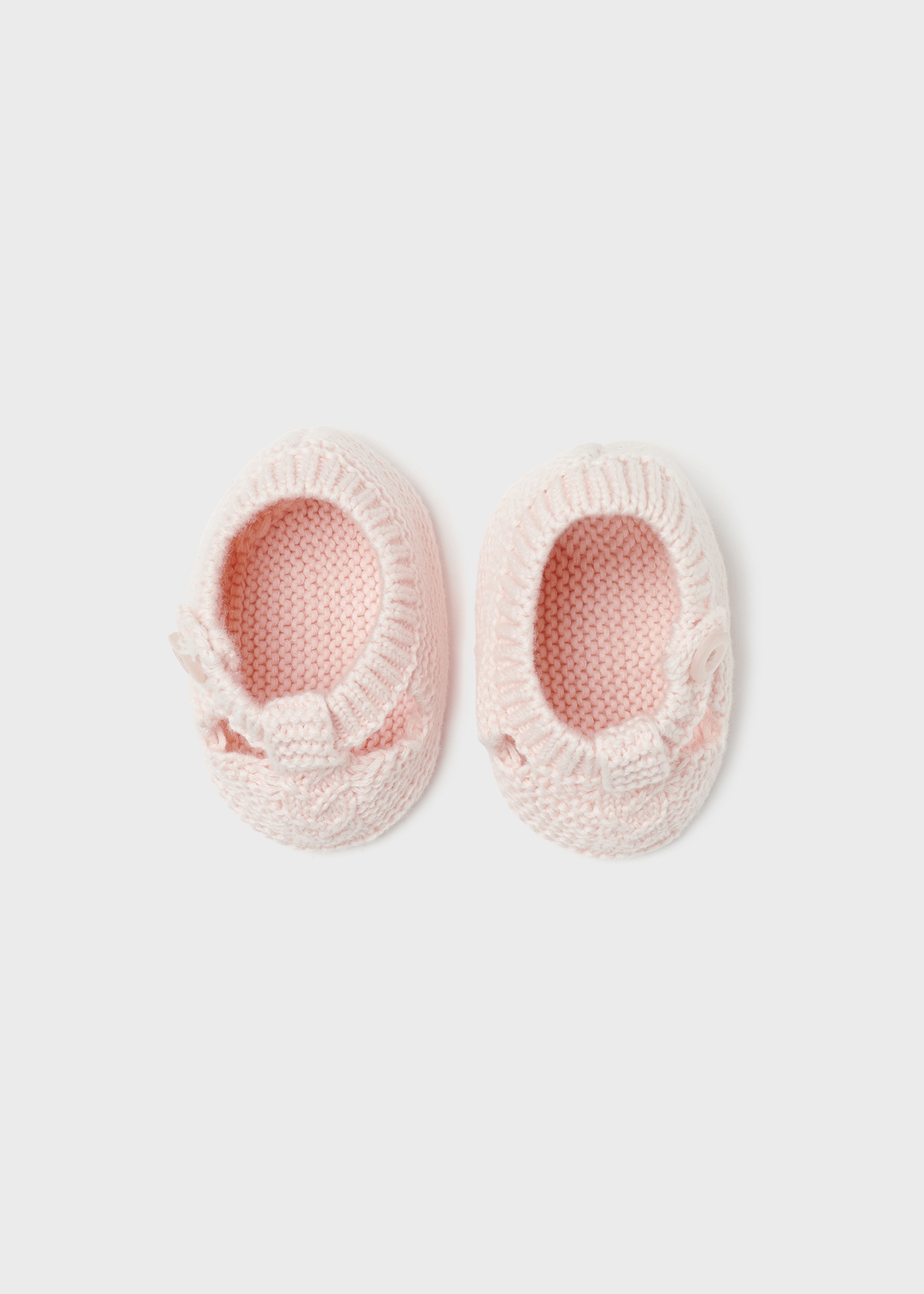 Sapatinhos de malha Better Cotton para recém-nascidos, cor branco-creme