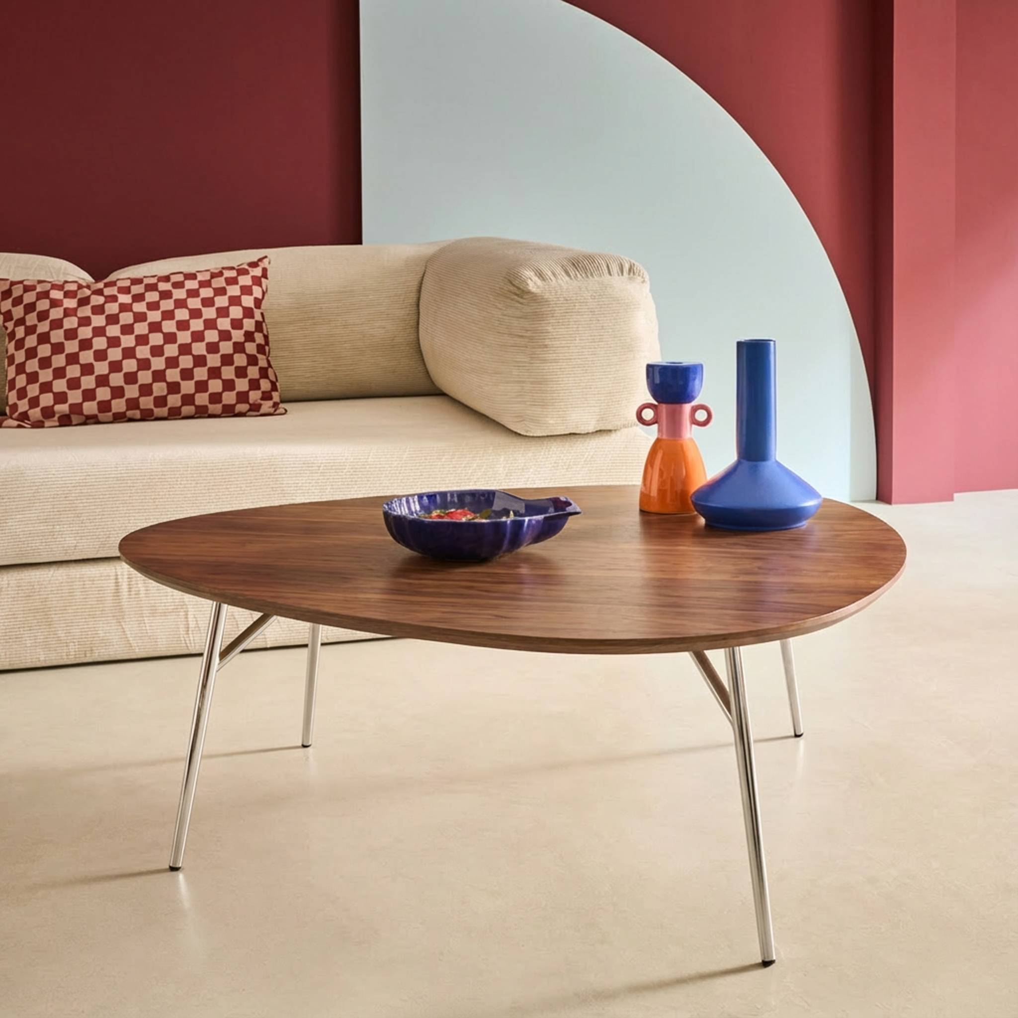 sweeek - Afgeronde driehoekige salontafel met houteffect en