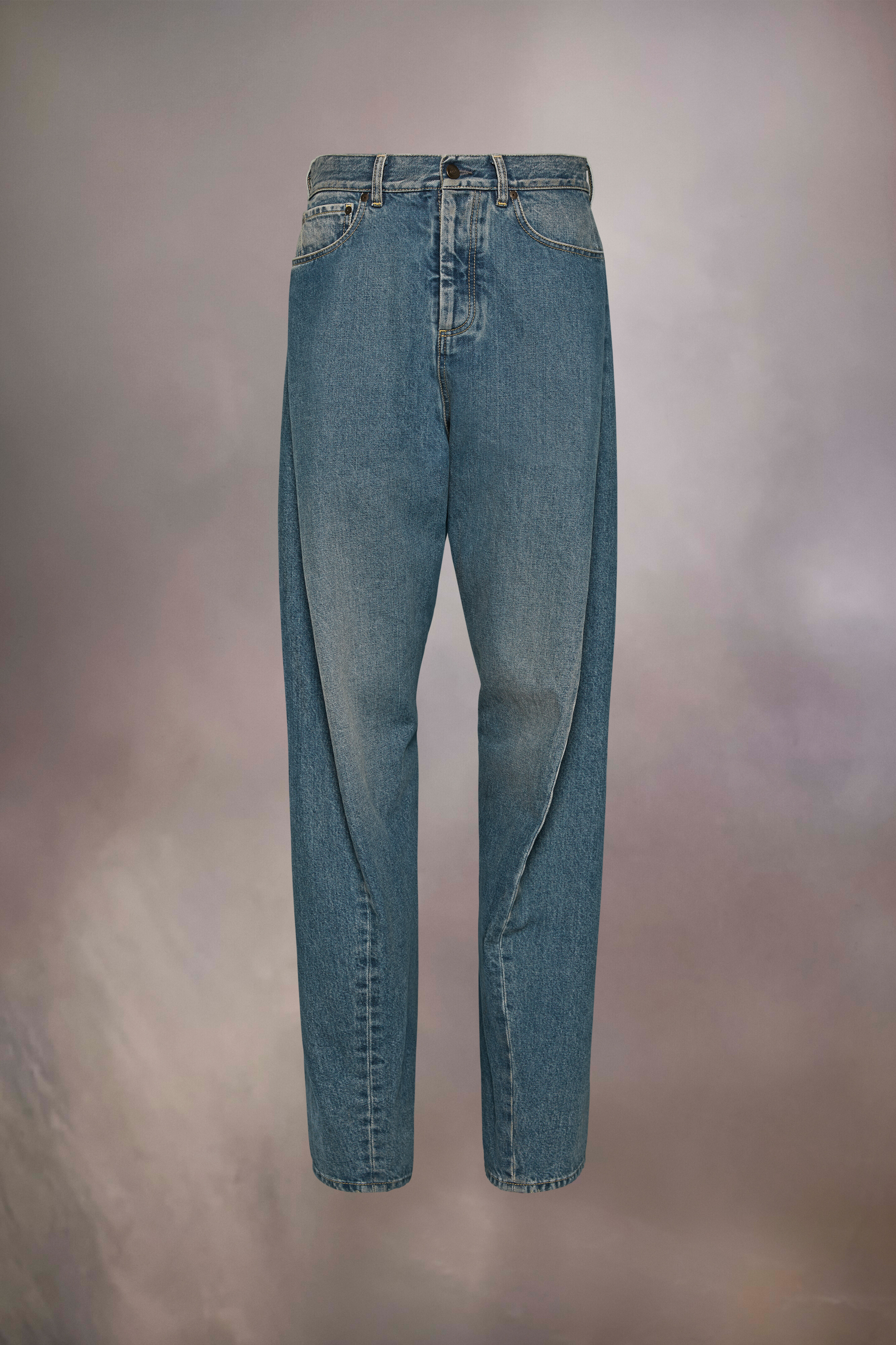 Jeans à couture diagonale