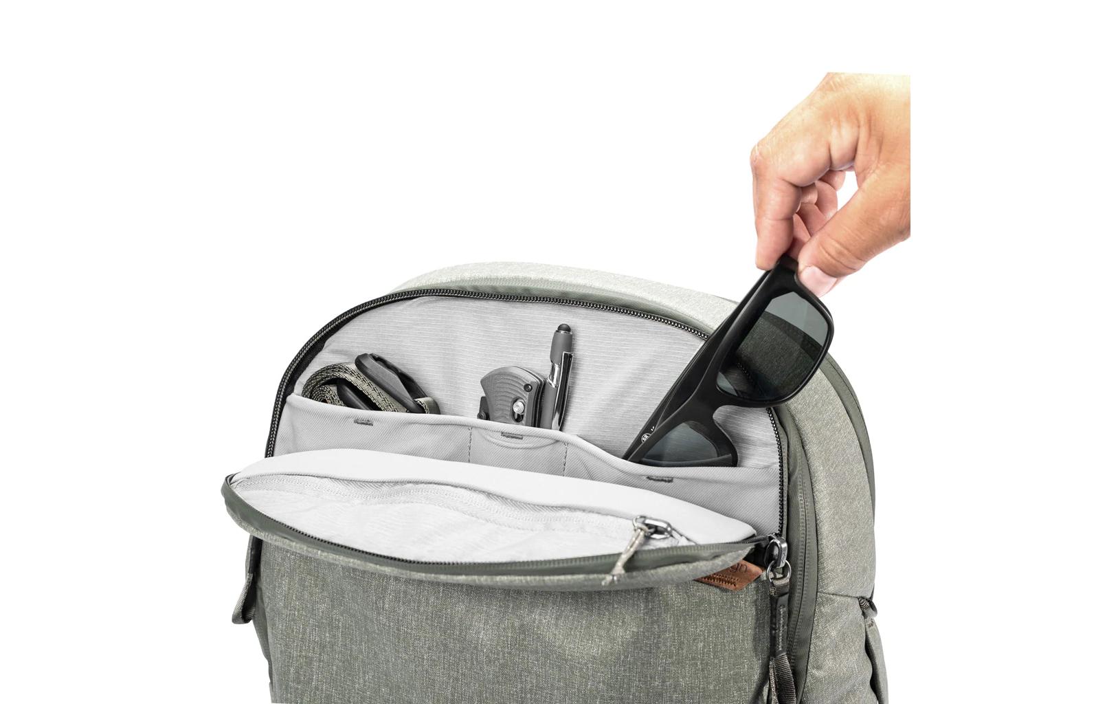 Fotorucksack Travel 30L Sage<br>Robuster Tagesrucksack für kürzere Reisen und den Alltag