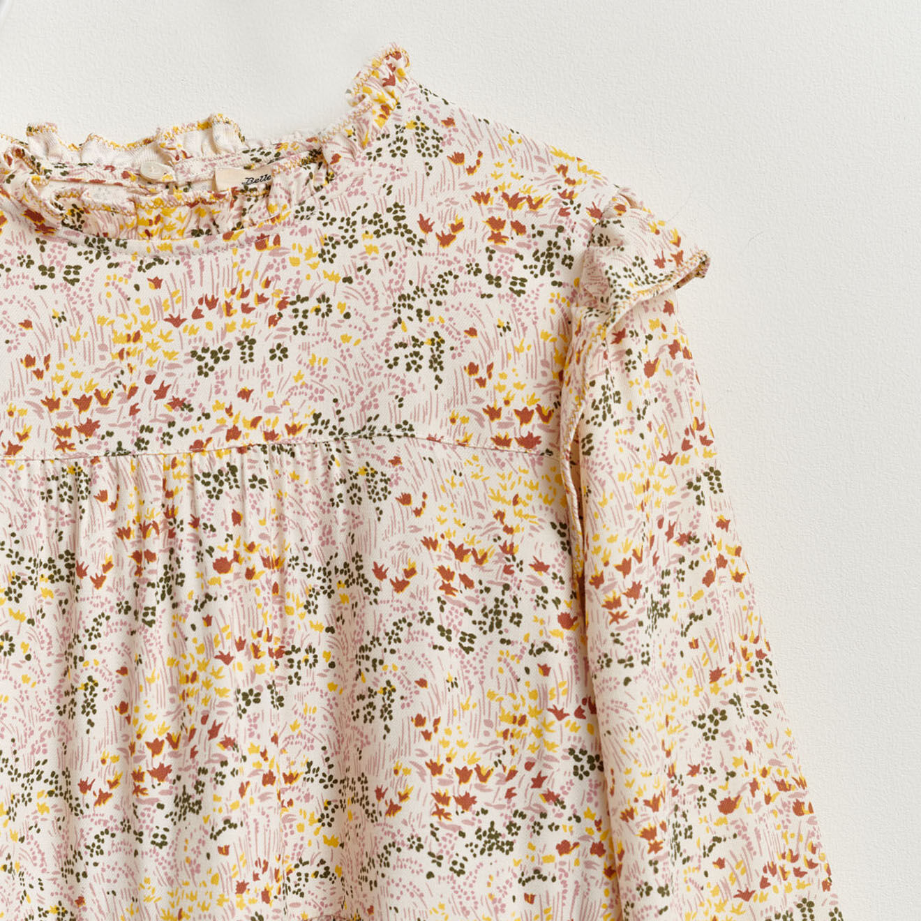 Bellerose Robe Pebbles à volants à fleurs beige