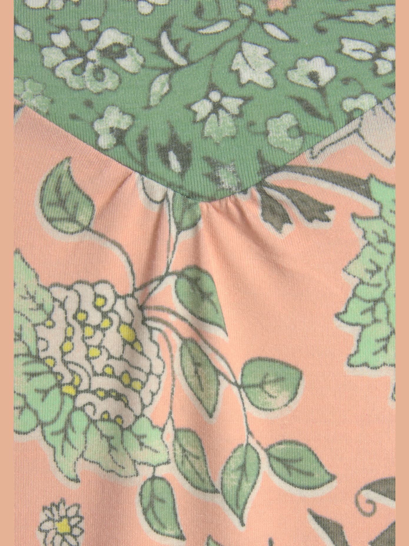 Déshabillé fantaisie avec imprimé floral