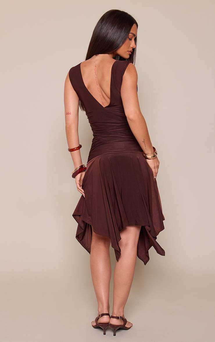 Chocolat Robe Midaxi Asymétrique À Double Couche En Tissu Slinky Avec Décolleté Plongeant Et Fronces