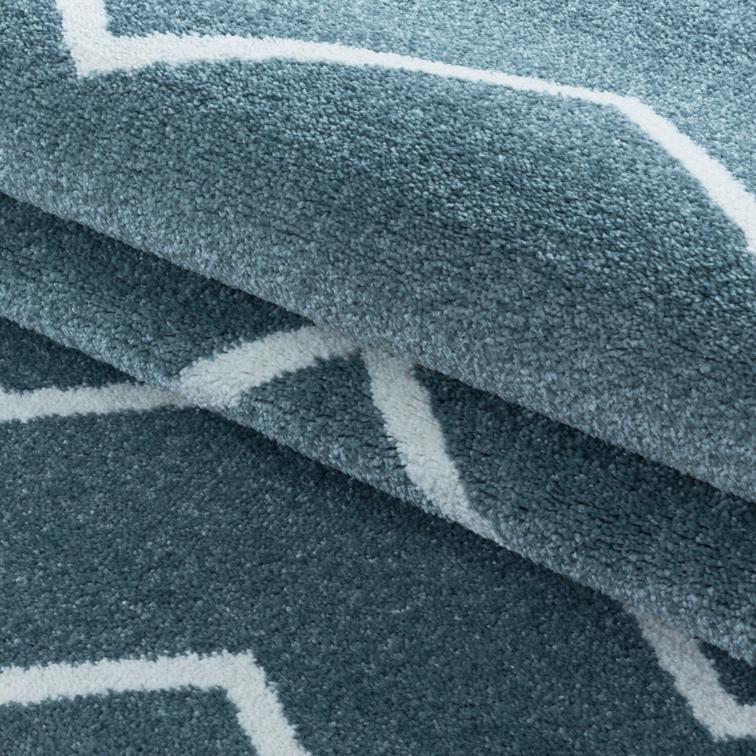 Stilvoller Designer Teppich: Modernes Kurzflor-Zick-Zack Design, Wohnzimmer