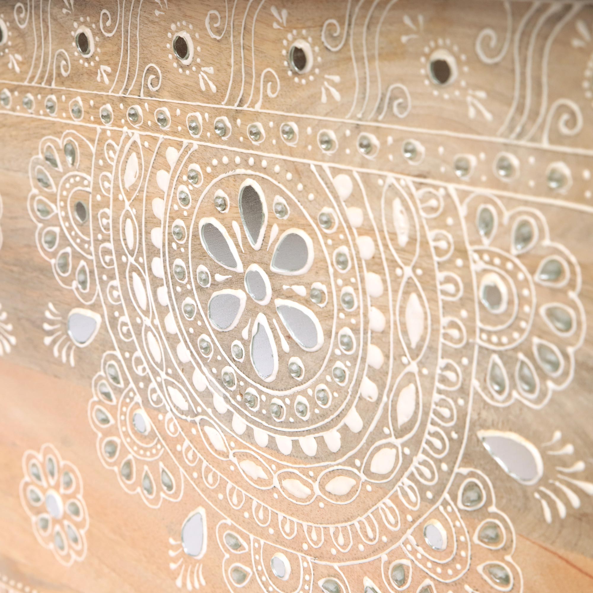 Truhe 'Henna' aus Mangoholz, natur, weiß, B 65 cm, H 36 cm, L 35 cm von fischer's lagerhaus
