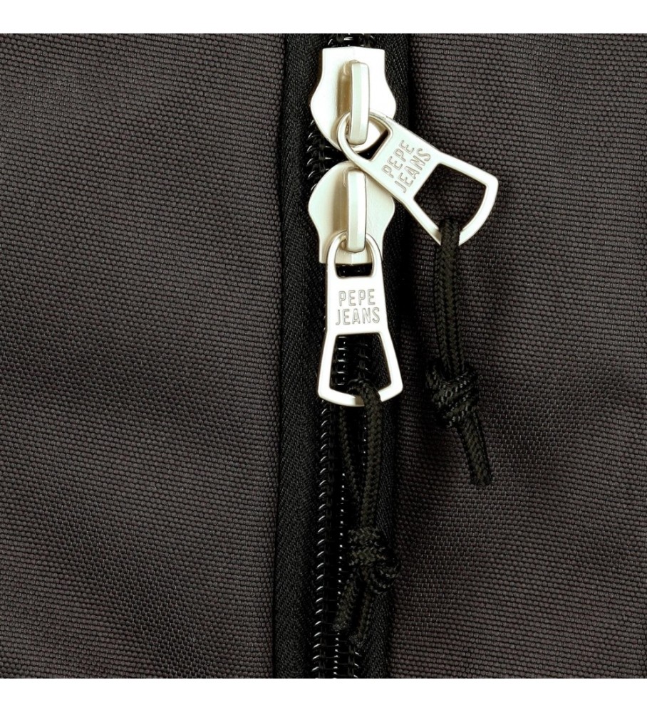 Mochila para computador Pepe Jeans Cody com dois compartimentos, preta.