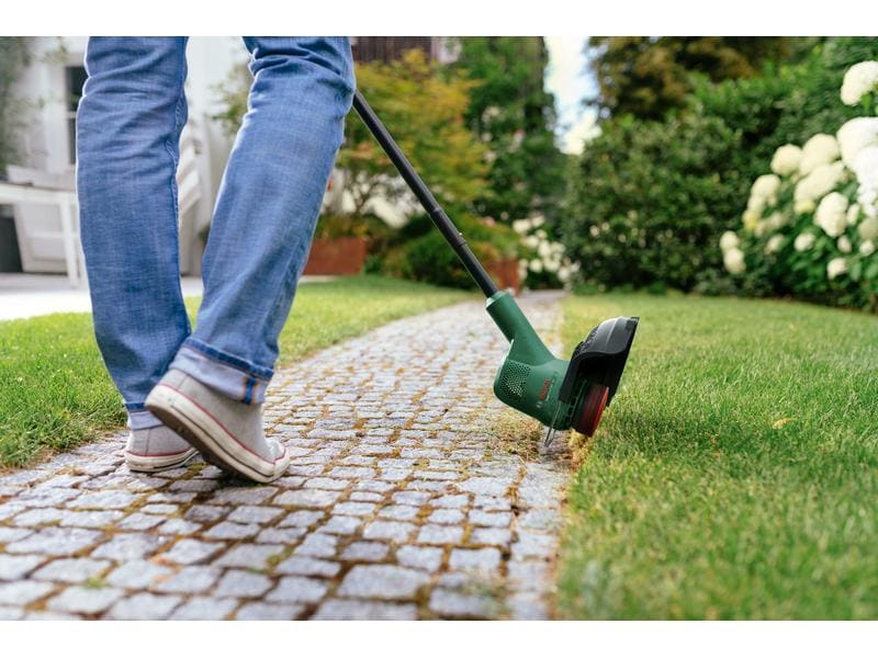 Bosch Akku-Rasentrimmer EasyGrassCut 18 V - 26 Solo Akkugetriebener EasyGrassCut 18-26 Trimmer für natürliche und bequeme Gartenarbeit