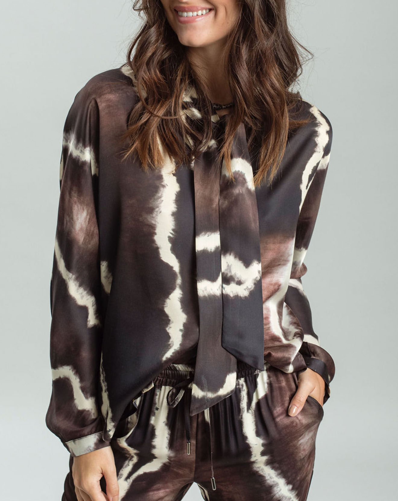 Lauren Vidal Chemise satinée Plume imprimée café