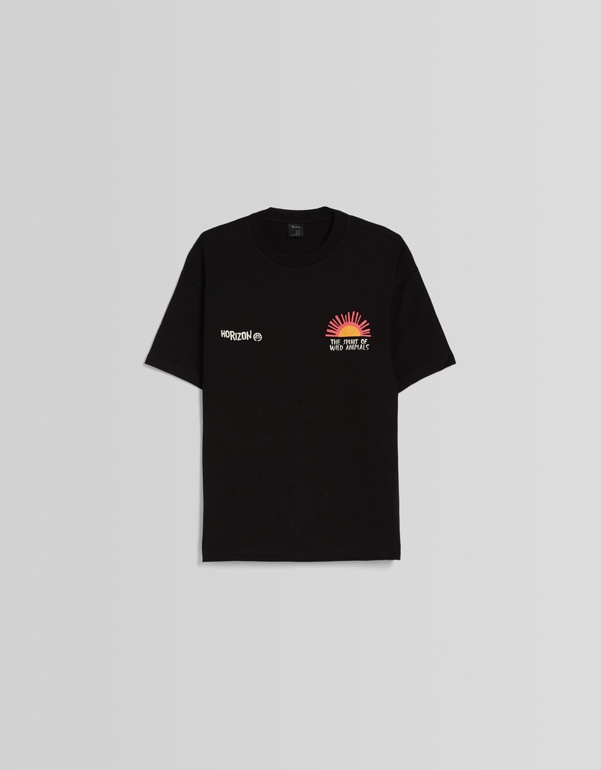 Camiseta de manga curta com estampa e modelagem quadrada