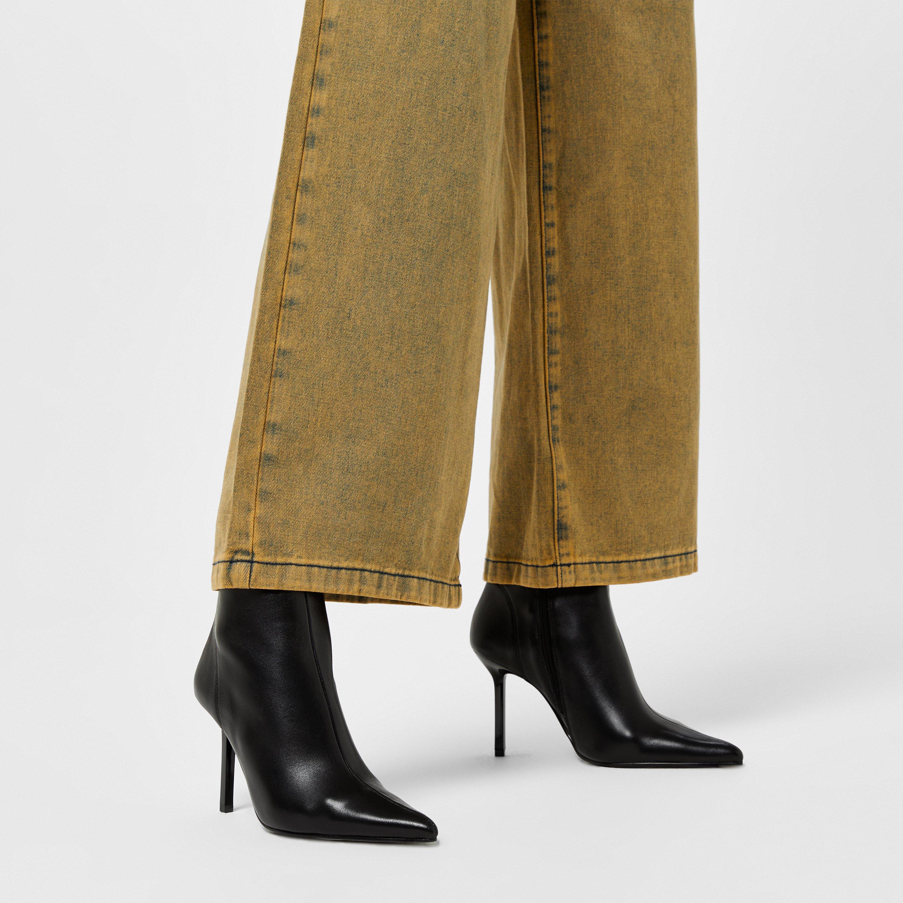 Steve Madden Lyanna Ankle Boots