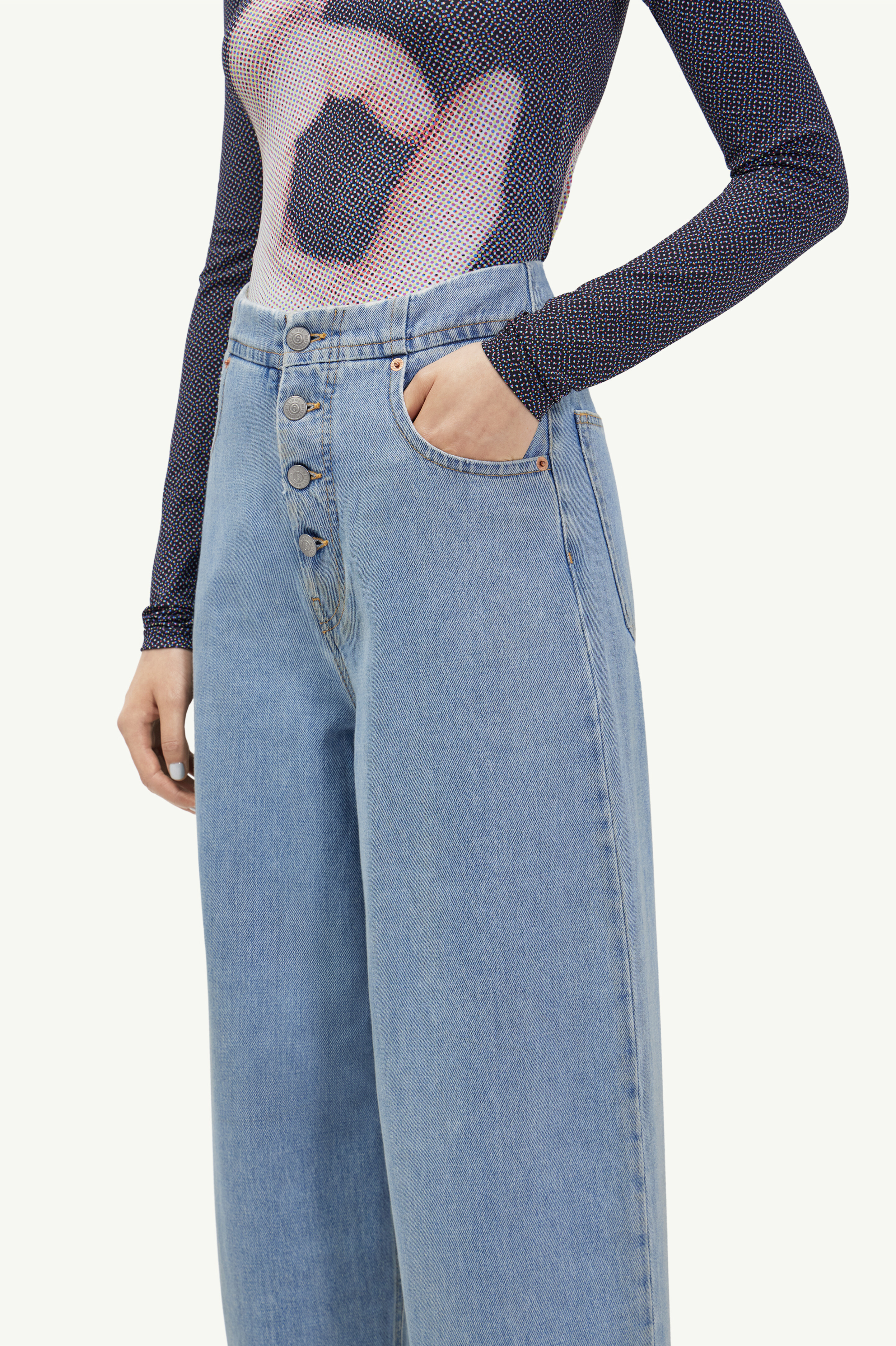 Jean cropped à taille mi-haute