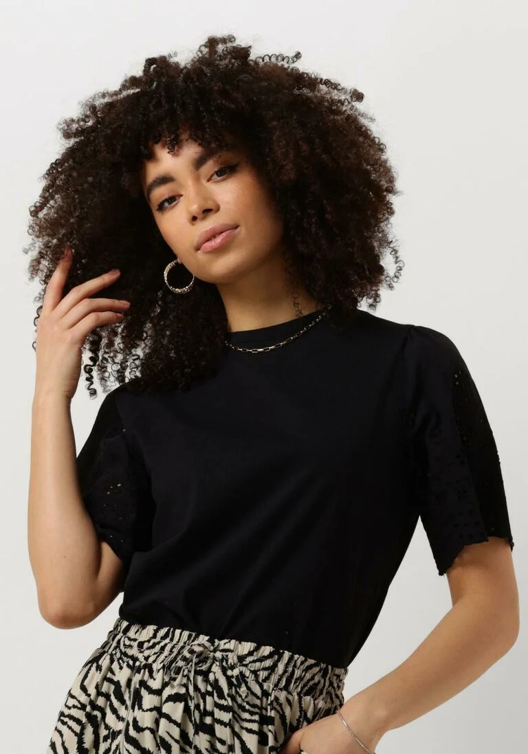 Y.A.S. zwarte y.a.s. t-shirt yaslex ss top w. emb sleeves s.