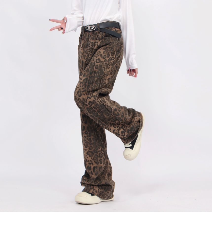 Derbundy - Middelhoge luipaardprint jeans met rechte pijpen
