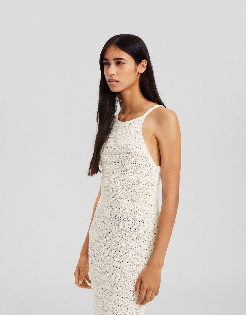 Vestido midi de tricô com decote halter