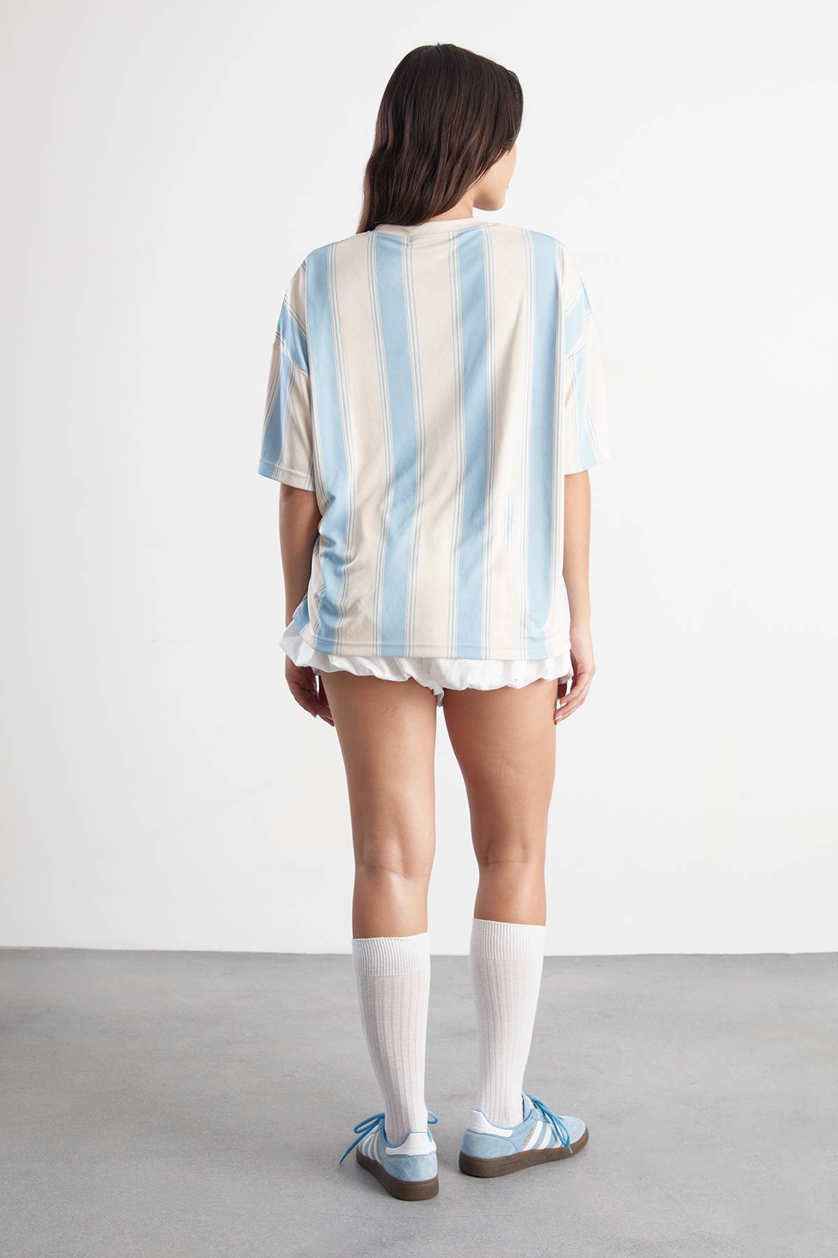 Maillot De Football À Rayures Dsgn Studio