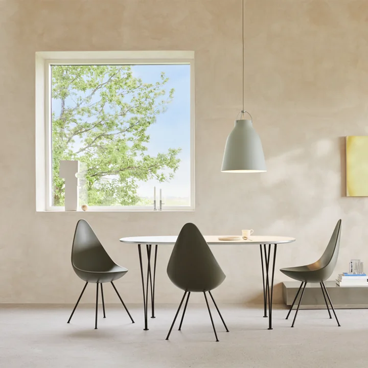 Fritz Hansen - Drop Stuhl, schwarz / schwarz