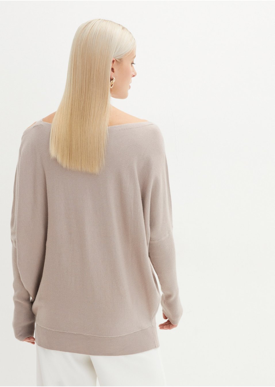 Pull avec élément décoratif