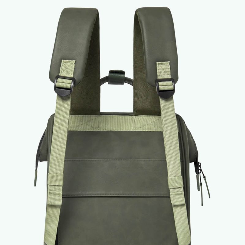 Sac à dos Adventurer Medium 23 litres + 2 grandes pochettes Busan