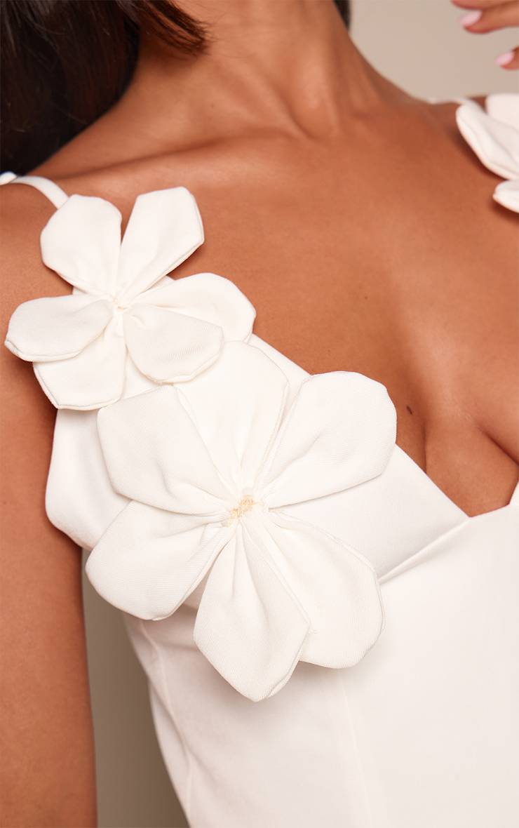 Blanc Top Caraco Tissé Petite Avec Détail Fleuri Sur Le Buste