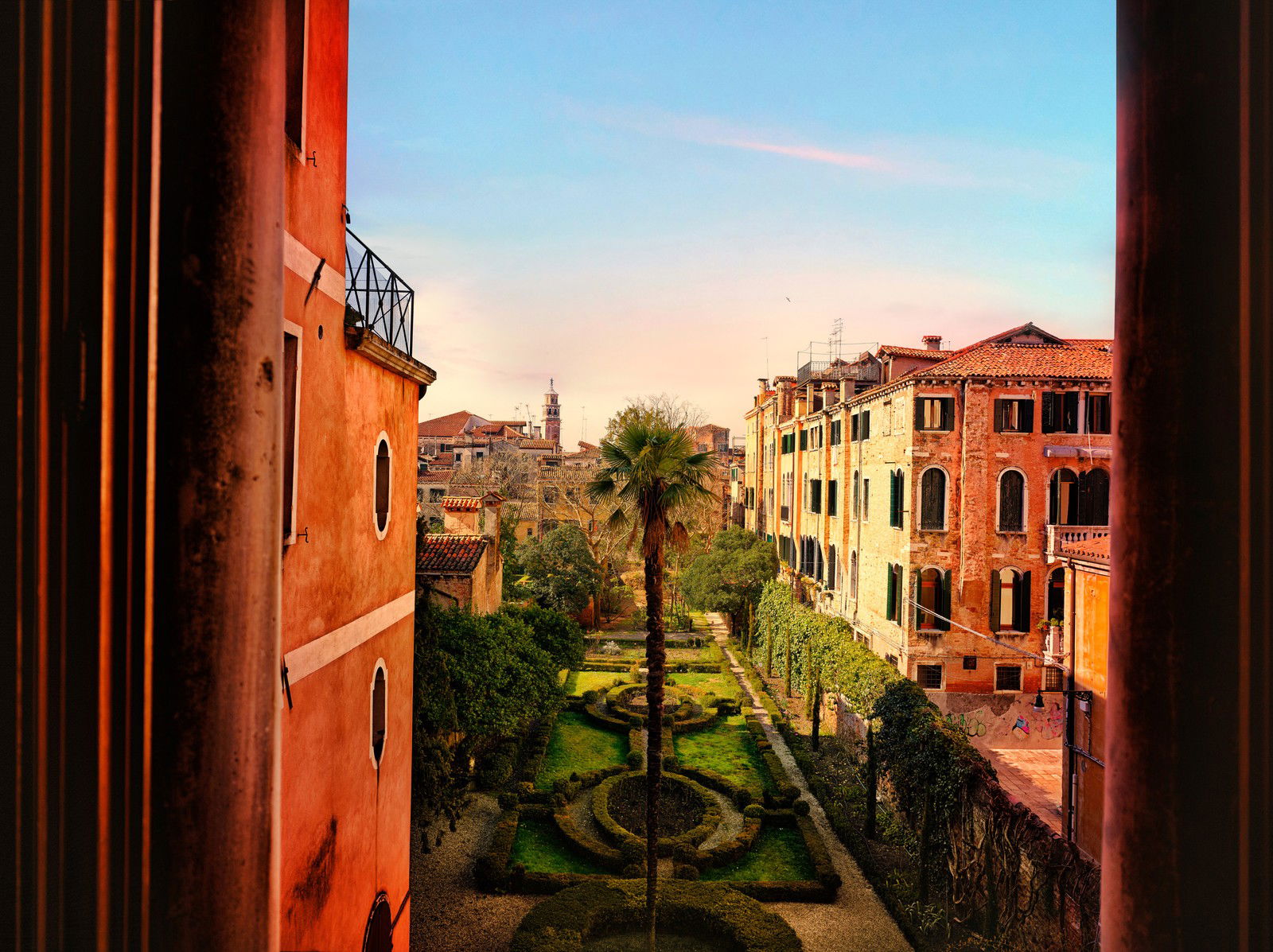 Palazzo Elisabetta IX by Werner Pawlok - Limited Edition. Edition of: 150. Signed.