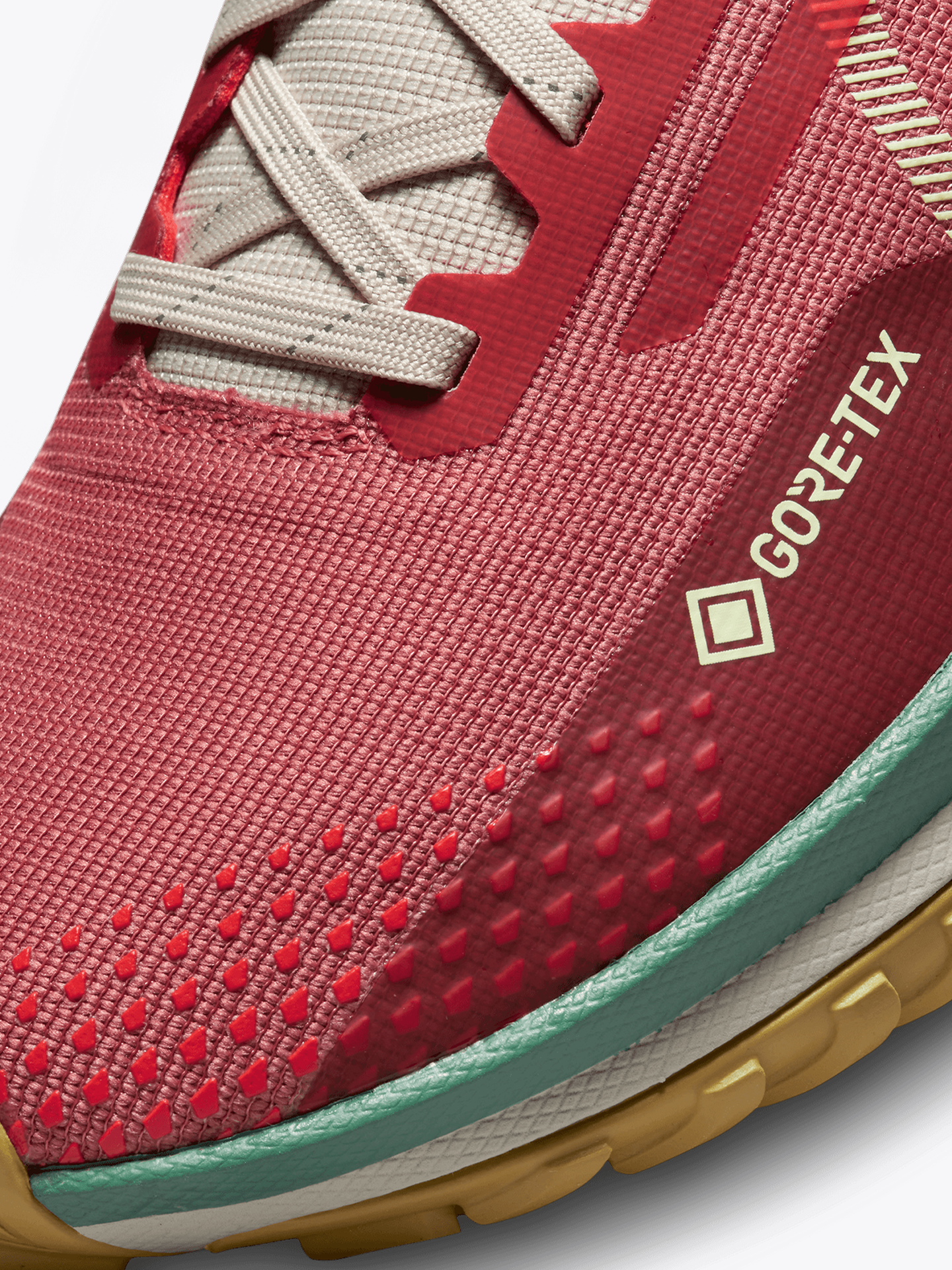 React Pegasus Trail 4 GTX