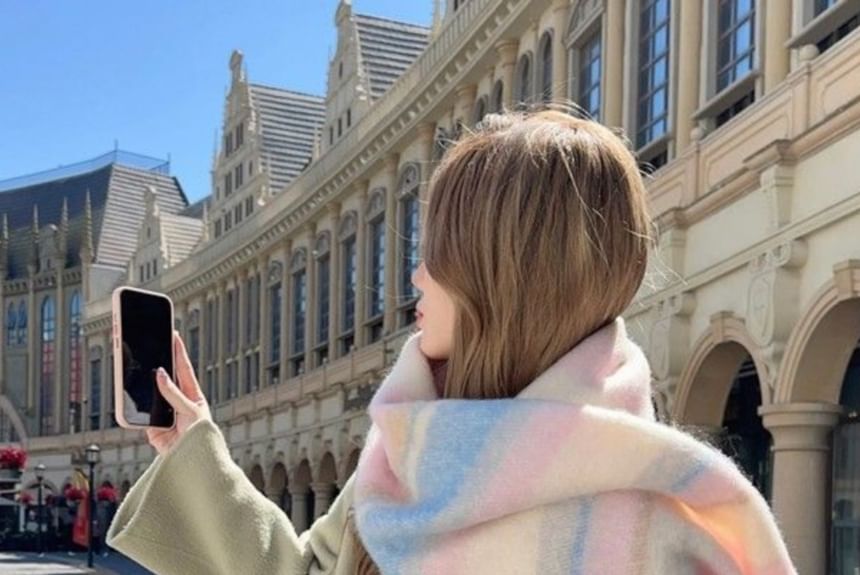 Hyeeun - Geruite Mohair Sjaal met Franjes